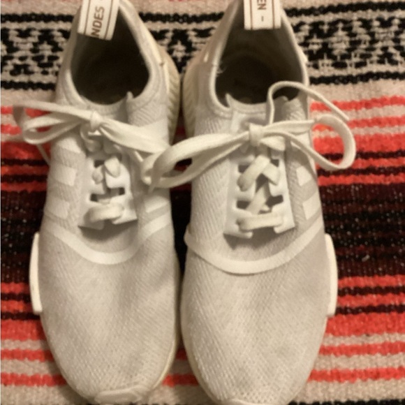 Size 8 - adidas NMD_R1 Metallic Plugs - Cloud White W - Picture 2 of 5